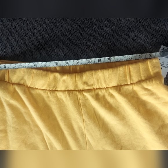 NWT Target Women's Peanuts Snoopy Graphic Jogger Shorts Size XL - Picture 3 of 7